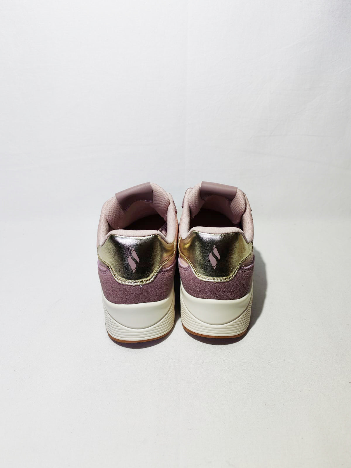 Skechers