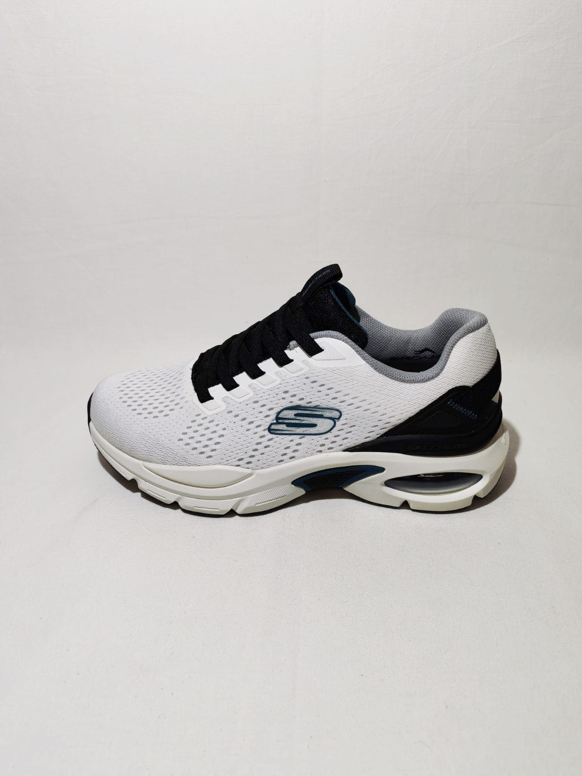Skechers