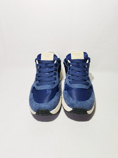 Skechers