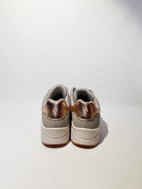 Skechers